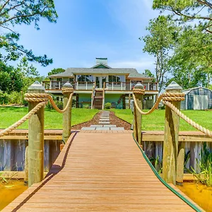 Waterfront Florida Vacation With Boat Dock Holiday home