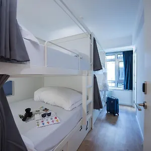 אכסניה Room00 